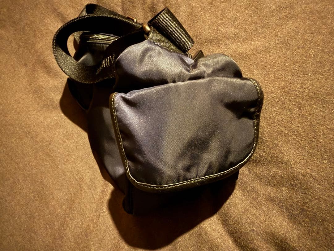 ス*８様 激レア　ジョルジオ アルマーニ　大人気ボディバッグ