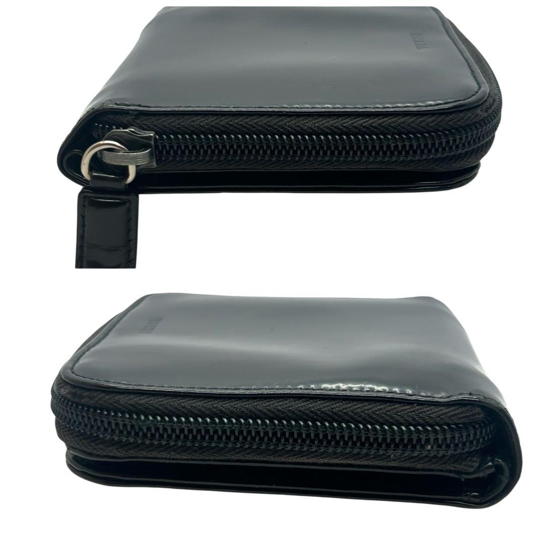 PRADA プラダ エナメル 二つ折り財布 ブラック ロゴ コンパクト