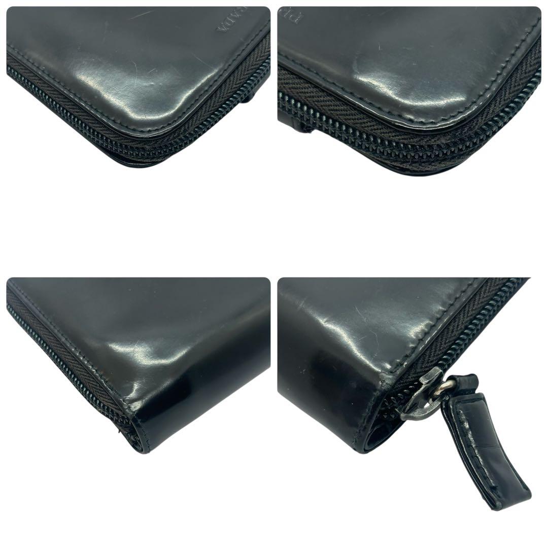 PRADA プラダ エナメル 二つ折り財布 ブラック ロゴ コンパクト