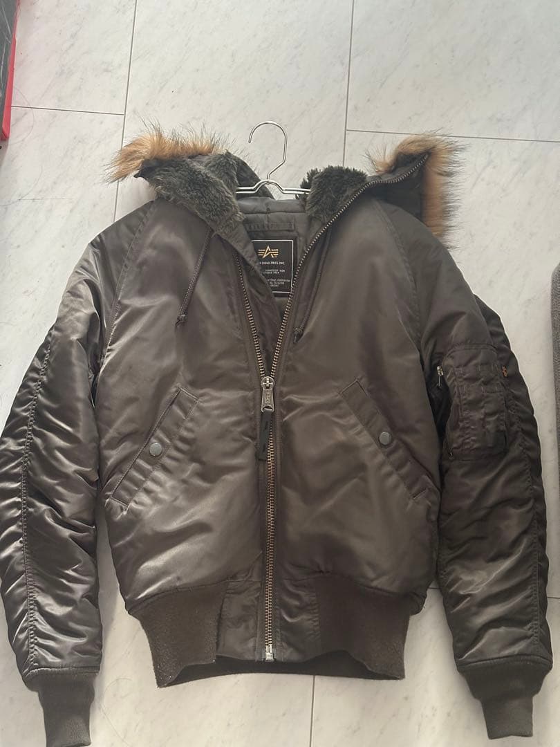 ALPHA INDUSTRIES N2Bジャケット　カーキ