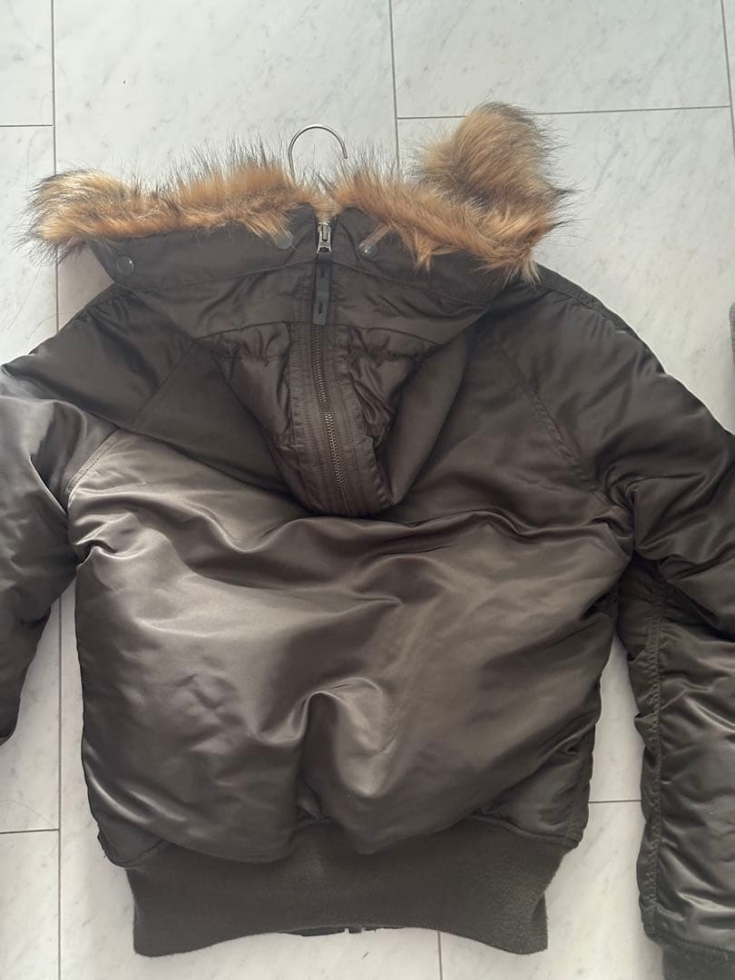 ALPHA INDUSTRIES N2Bジャケット　カーキ