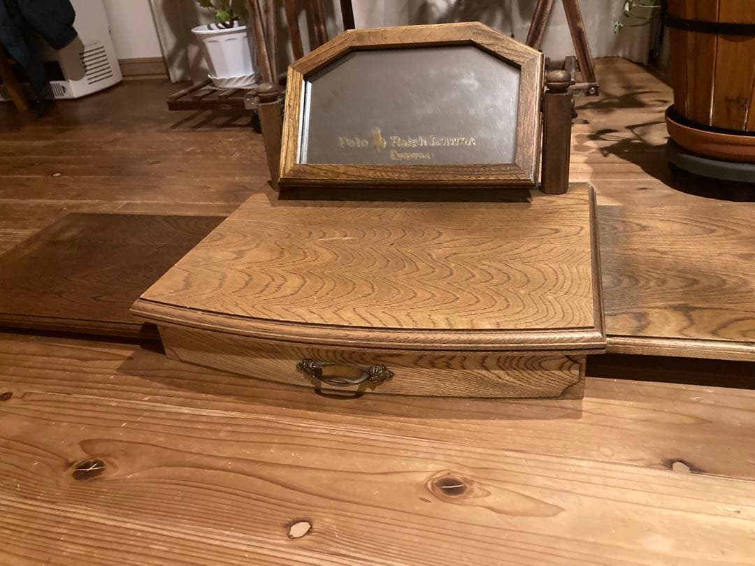 ポロラルフローレン　木製アンティーク販売什器　左右引き出しテーブル　鏡付き