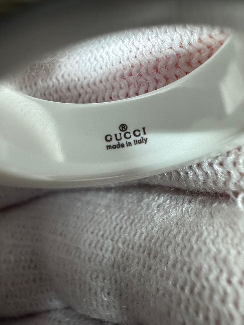 Gucci ホワイトセラミック リング