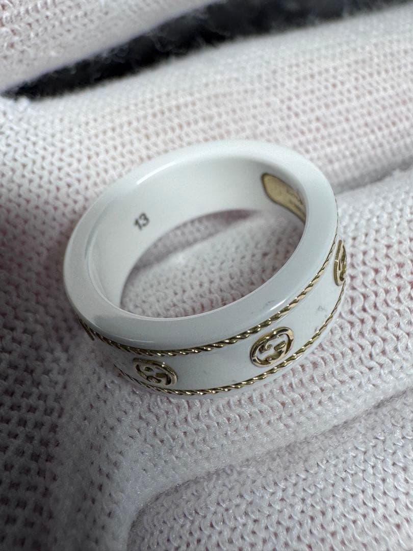 Gucci ホワイトセラミック リング