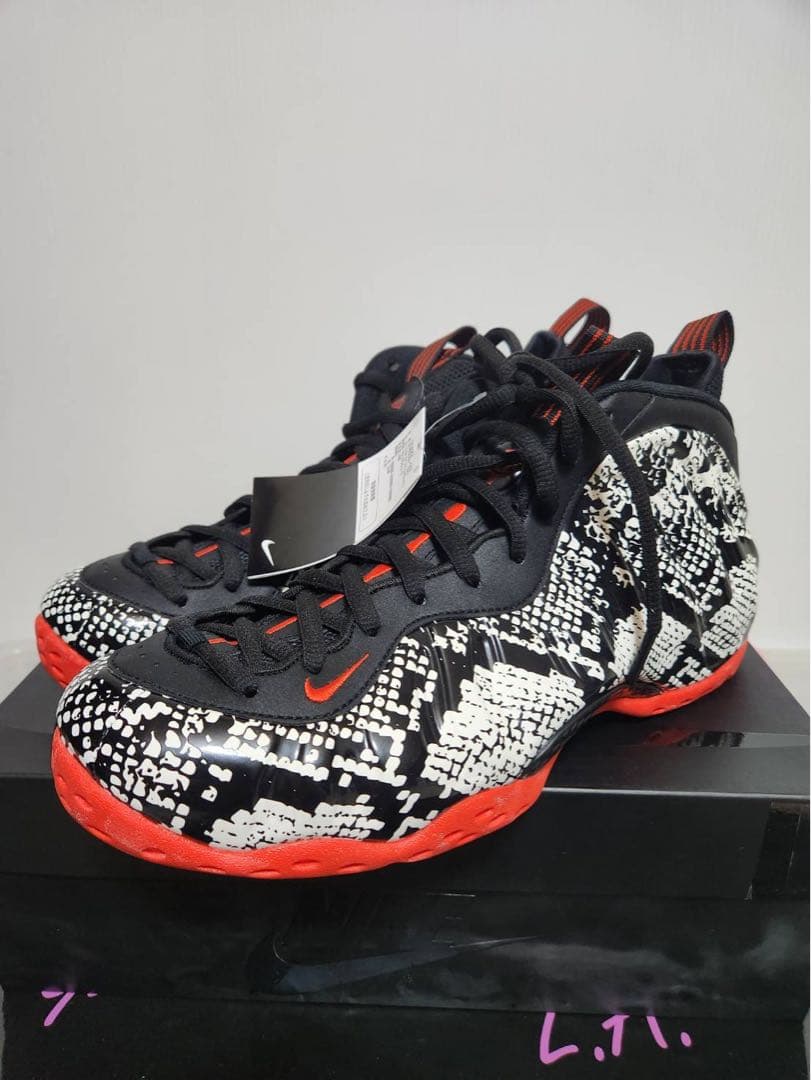 ナイキ エア フォームポジット1 スネークスキン