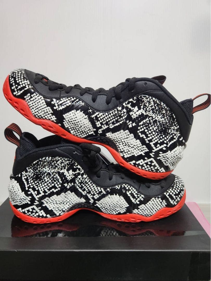 ナイキ エア フォームポジット1 スネークスキン