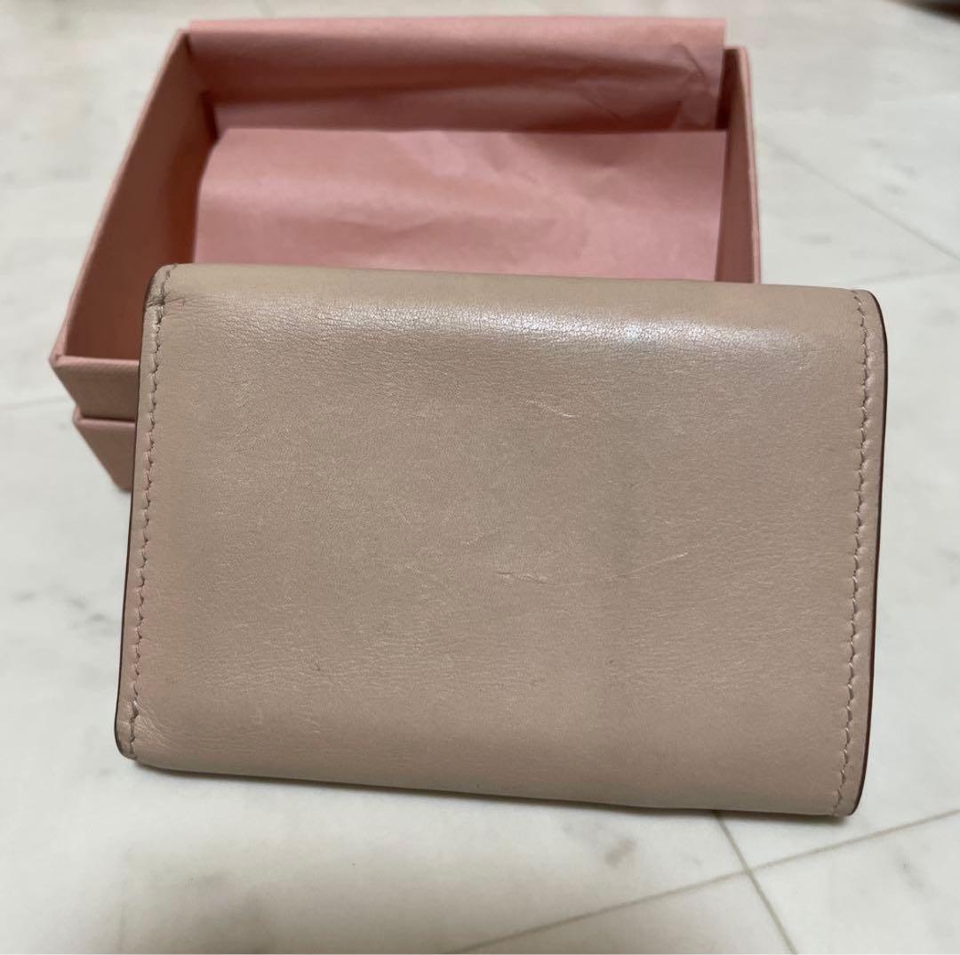 miumiu 三つ折りレザー財布