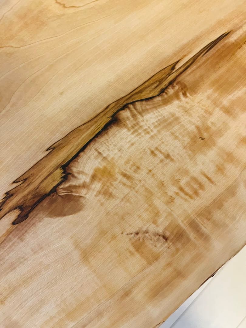 栃　一枚板テーブル　カウンターテーブル　アイアン脚　縮み杢