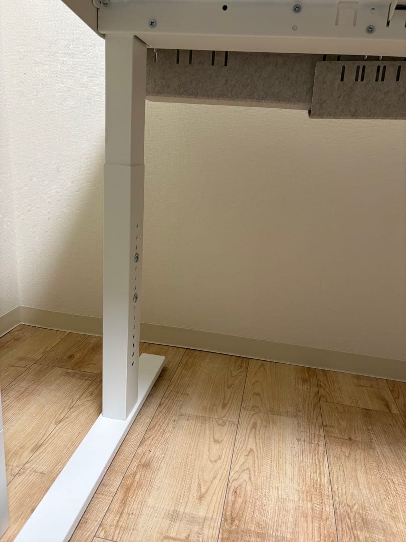 MITTZON デスク 140x60 cm ホワイト/ナチュラル