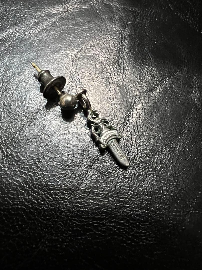 クロムハーツダガー ピアス