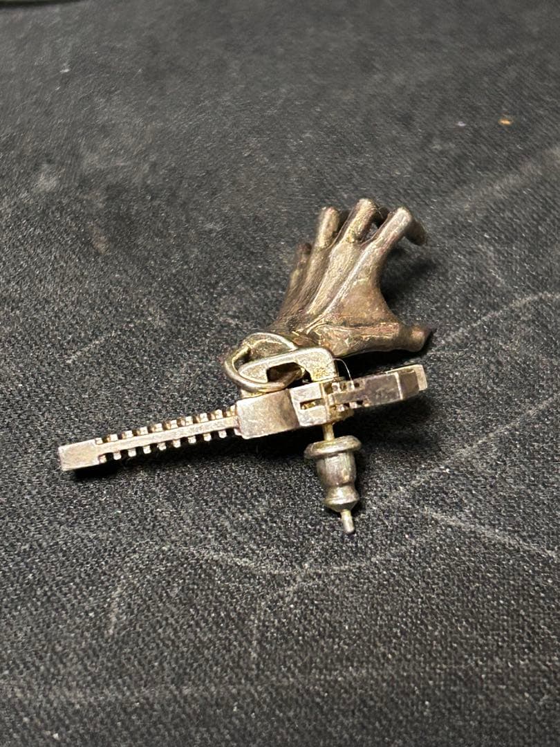 【hazama】 定位置を忘れ、惹きずり込まれる運命のピアス