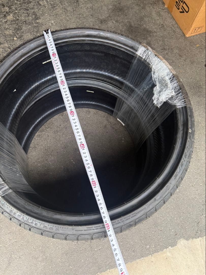 新品accelera PHI 235/30/21 2本セット