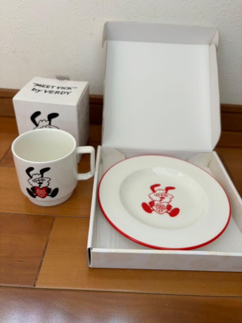 Girls Don't Cryお皿とマグカップ　verdyガールズドントクライ