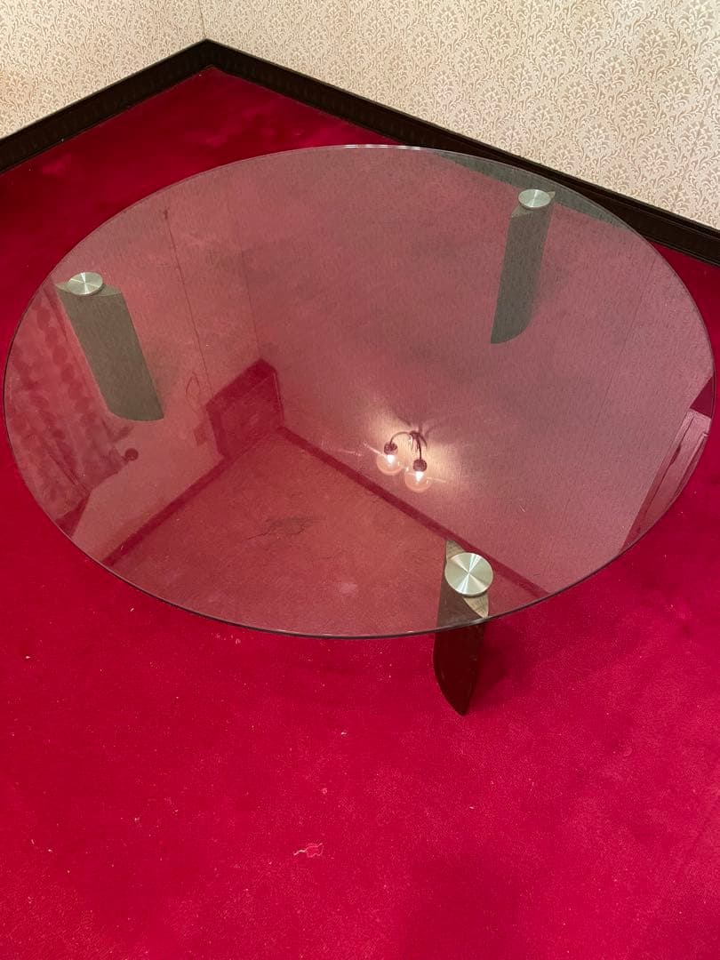 イタリア ナツッジ NATUZZI のガラステーブル 美品