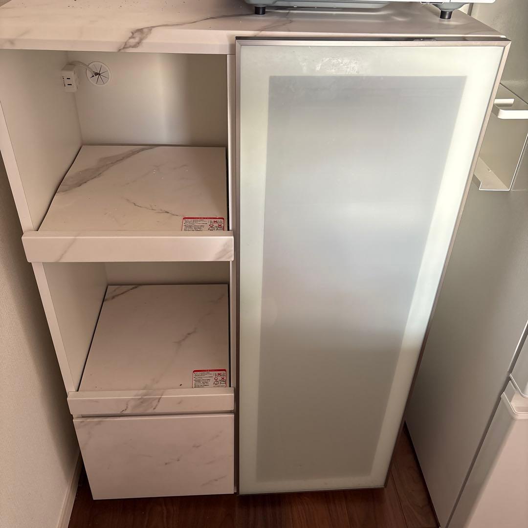 ホワイト マーブル調 食器棚 引き出し式ー期限限定のお譲り値段／2月10日まで