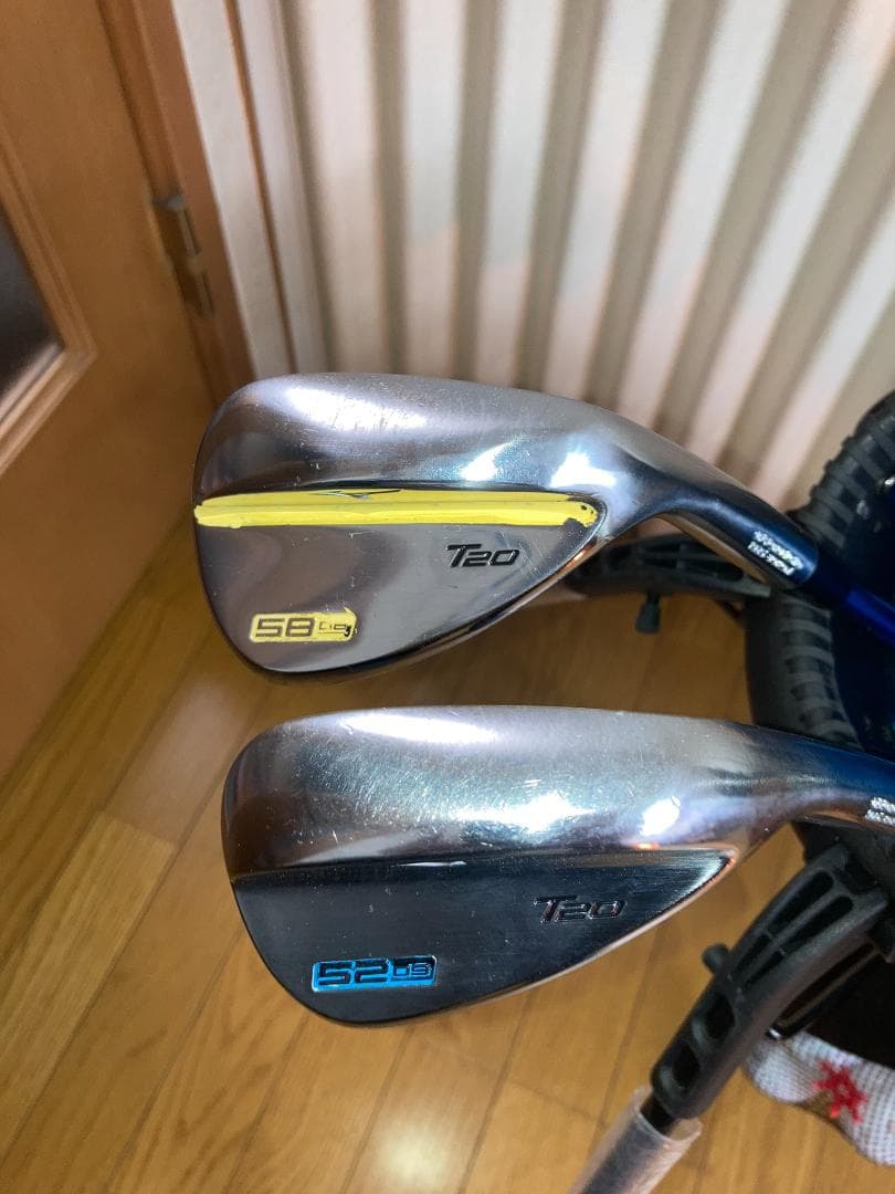 ウェッジ二本、クラブケース（サブバッグ）と練習ボール他