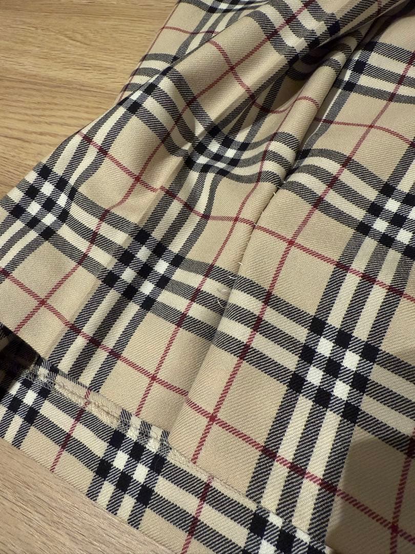 新品未使用　バーバリー　BURBERRY ベージュ　プリーツスカート