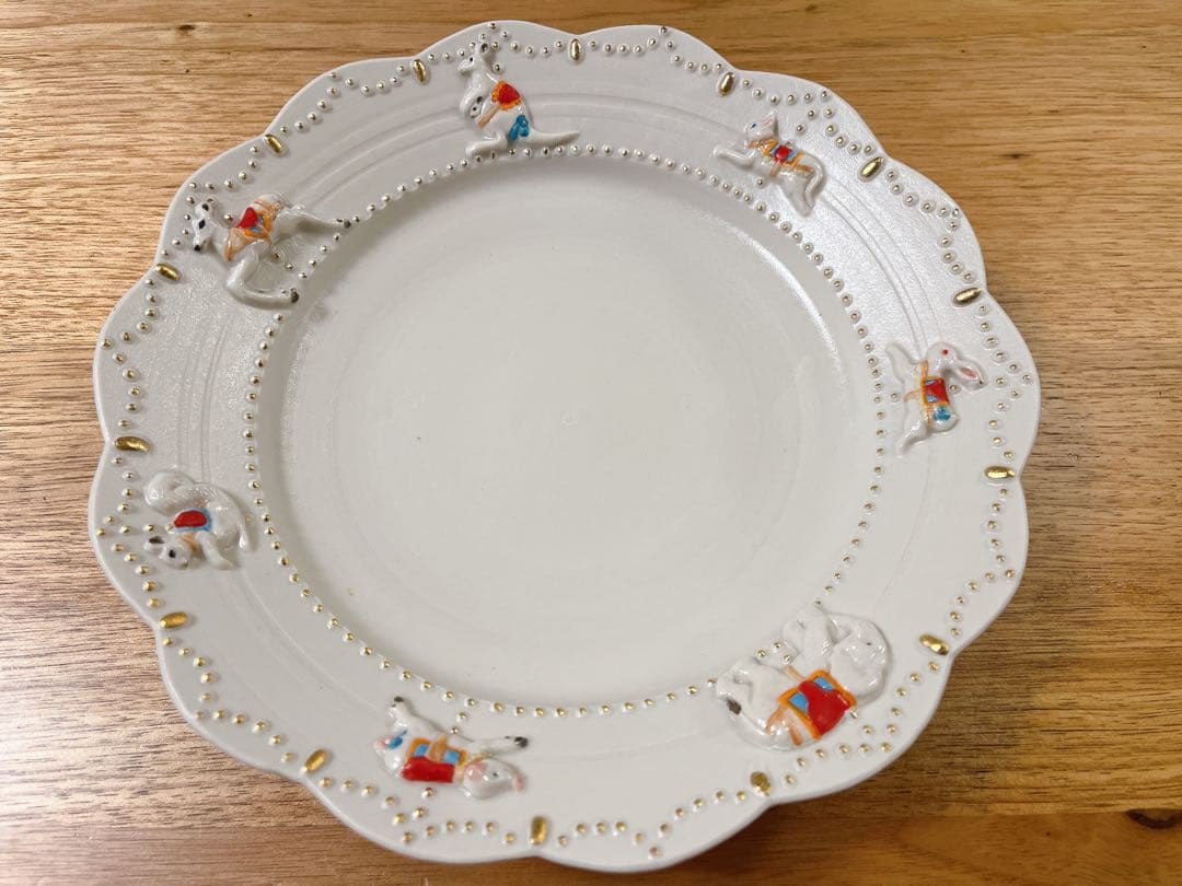 ■新品未使用　レア■　佐々木忍　皿　メリーゴーランド　アイボリー