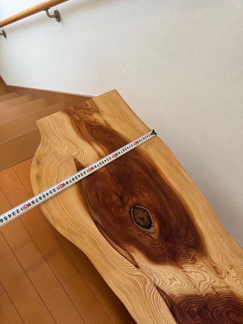 天然杉一枚板極美杢目自然曲線のテーブル蜜蝋クリーム仕上げ‼️