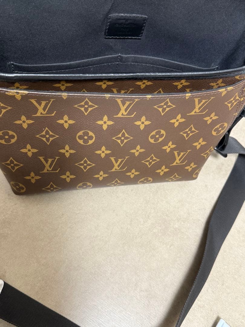 ルイヴィトン モノグラムマカサー マグネティック・メッセンジャー M45557