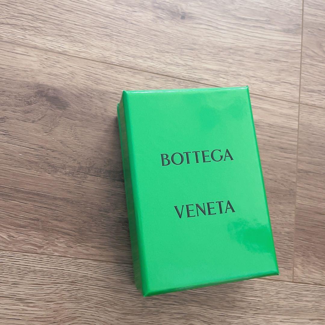 BOTTEGA VENETA / グリーンノットキーホルダー