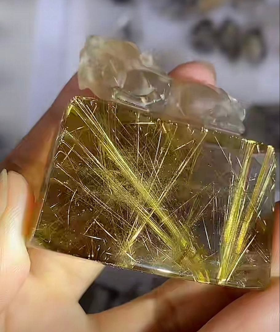 タイチンルチルクォーツ置物