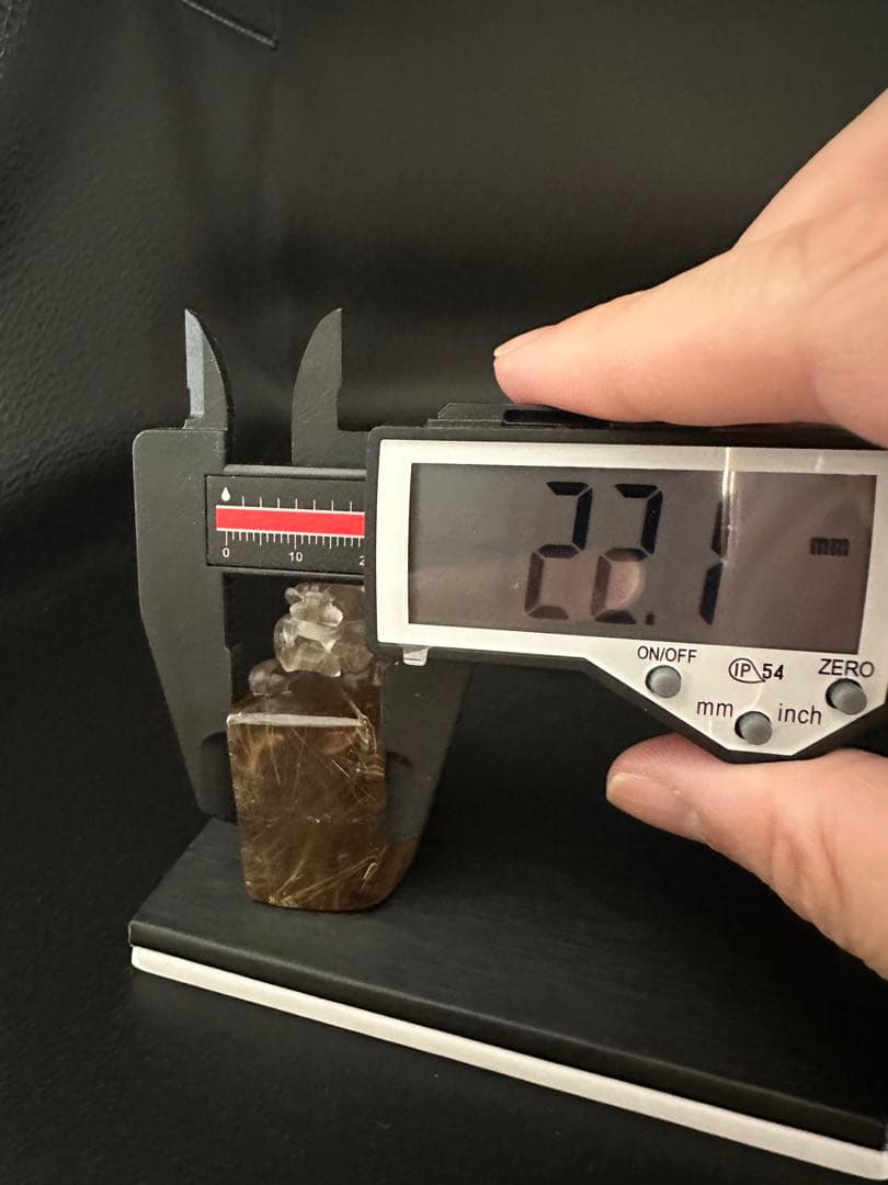 タイチンルチルクォーツ置物