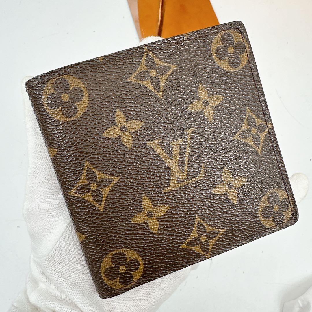 ルイヴィトン　モノグラム　二つ折り財布　ポルトフォイユマルコ