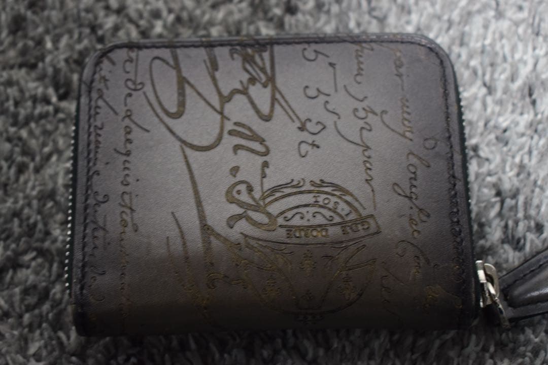 ベルルッティ カリグラフィ ワパラウンドファスナーケース