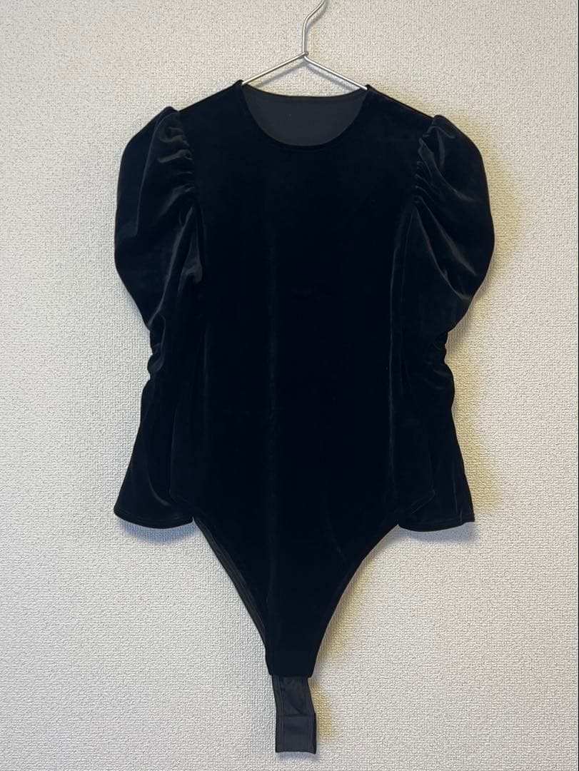 【美品】BODERS at BALCONY/パフスリーブベロアボディスーツ