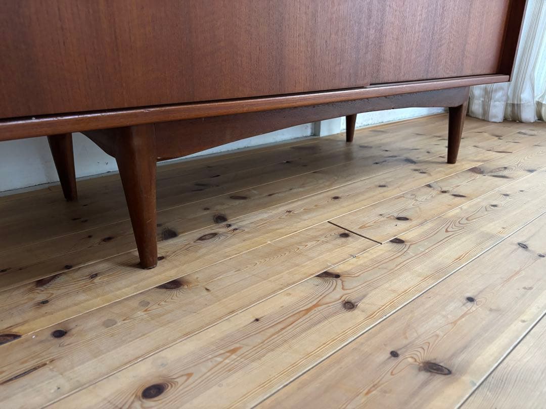 北欧ヴィンテージ　デンマーク　チーク　サイドボード