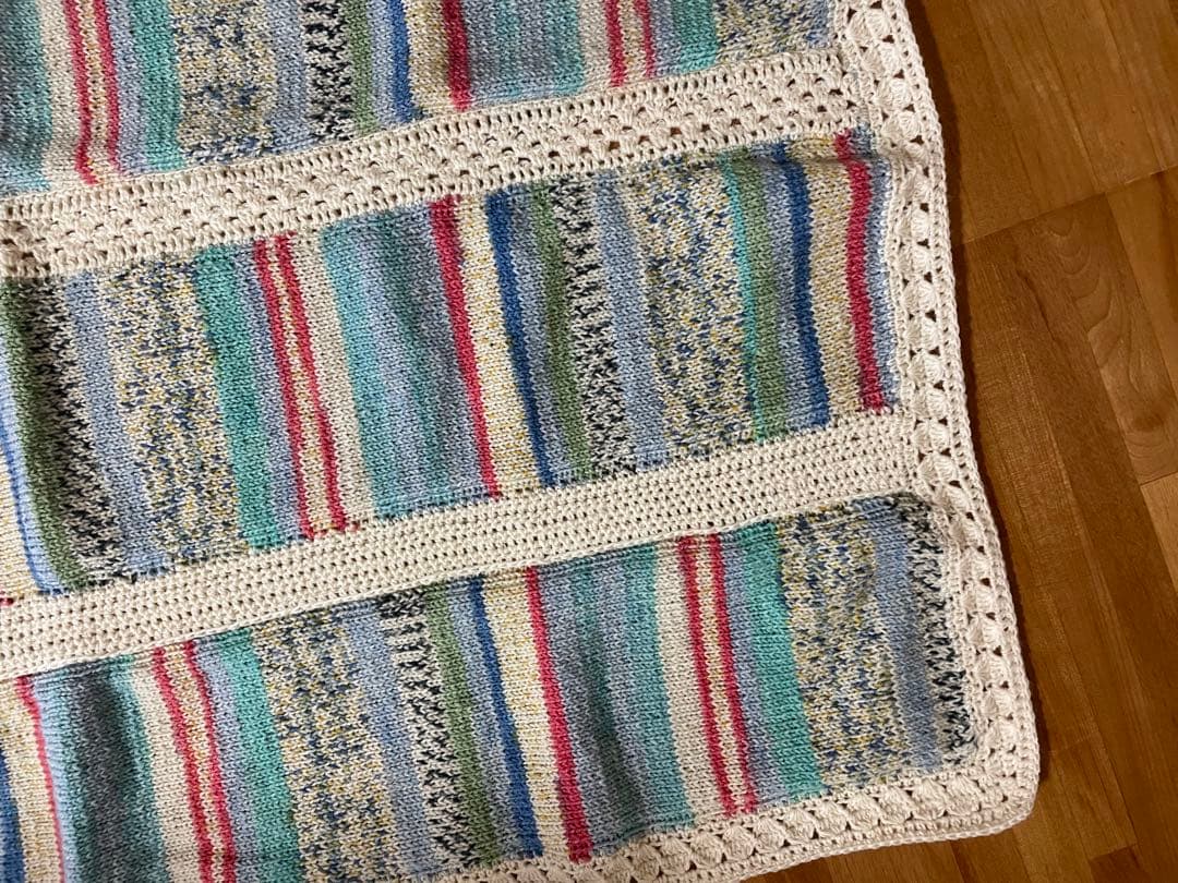 OPAL毛糸ストライプ模様のニットブランケット