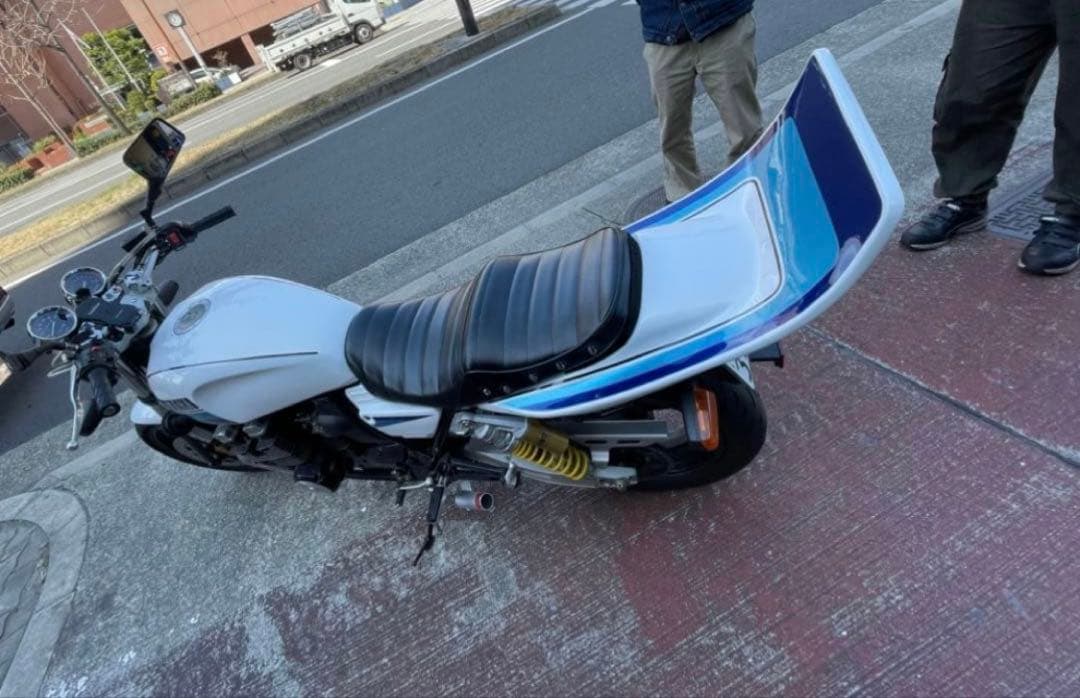 xjr400r 4hm 羽テール FRP製