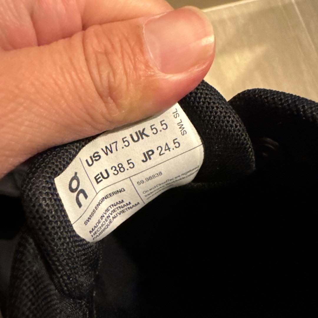 On （オン）レディース　スニーカー