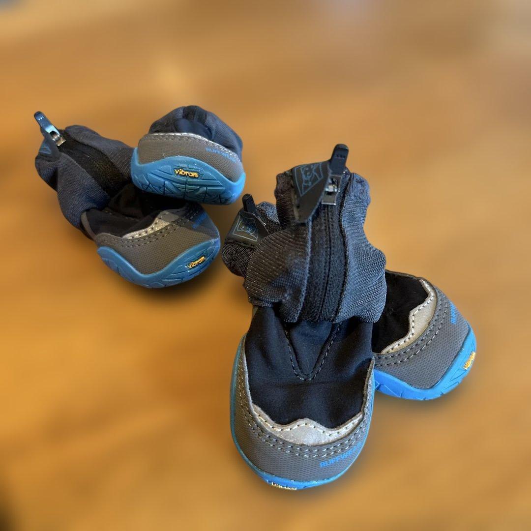 Ruffwear Polar Trex mont-bellドッグシューズ 黒/青