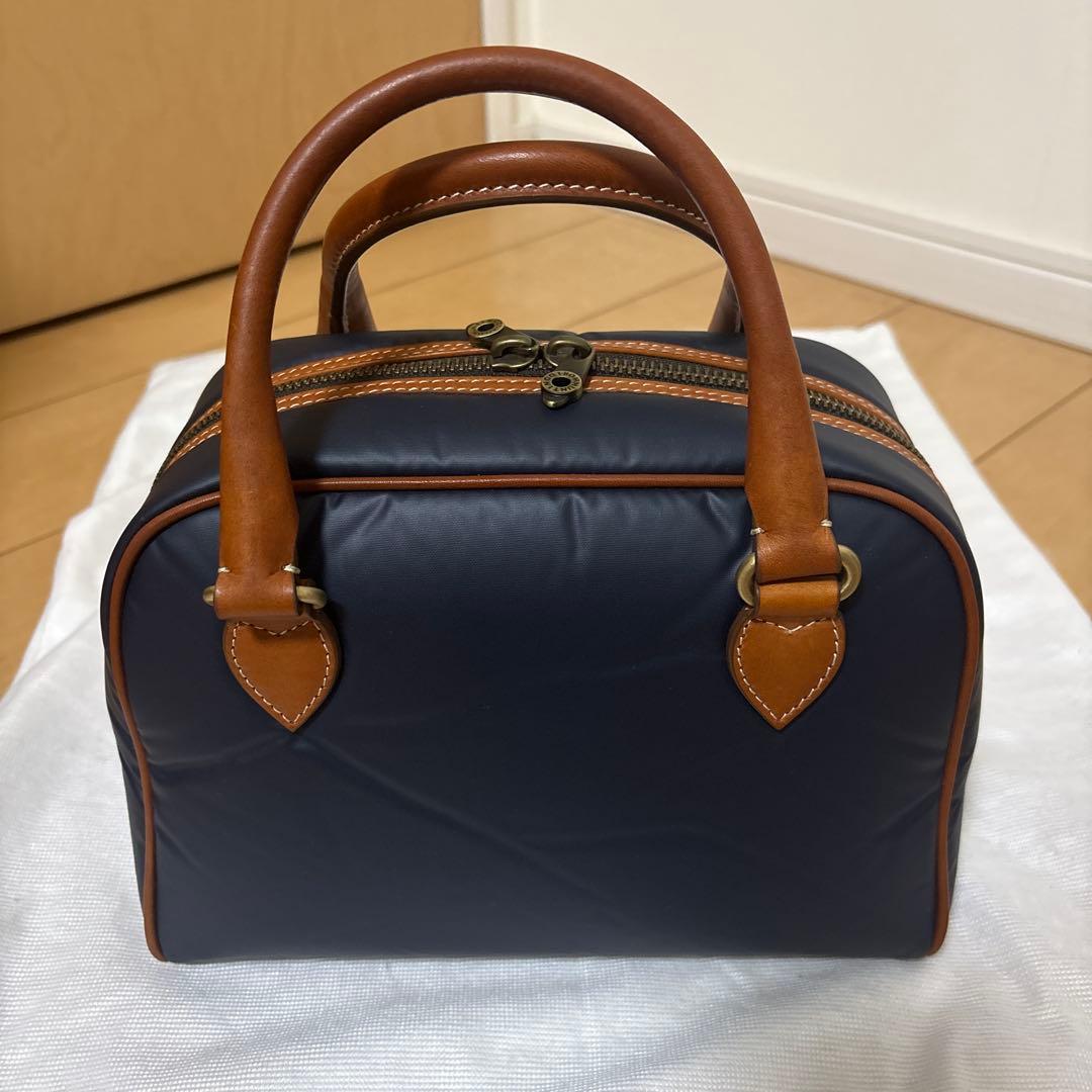 シ*イ様 HUNTING WORLD ネイビー ラウンドバッグ