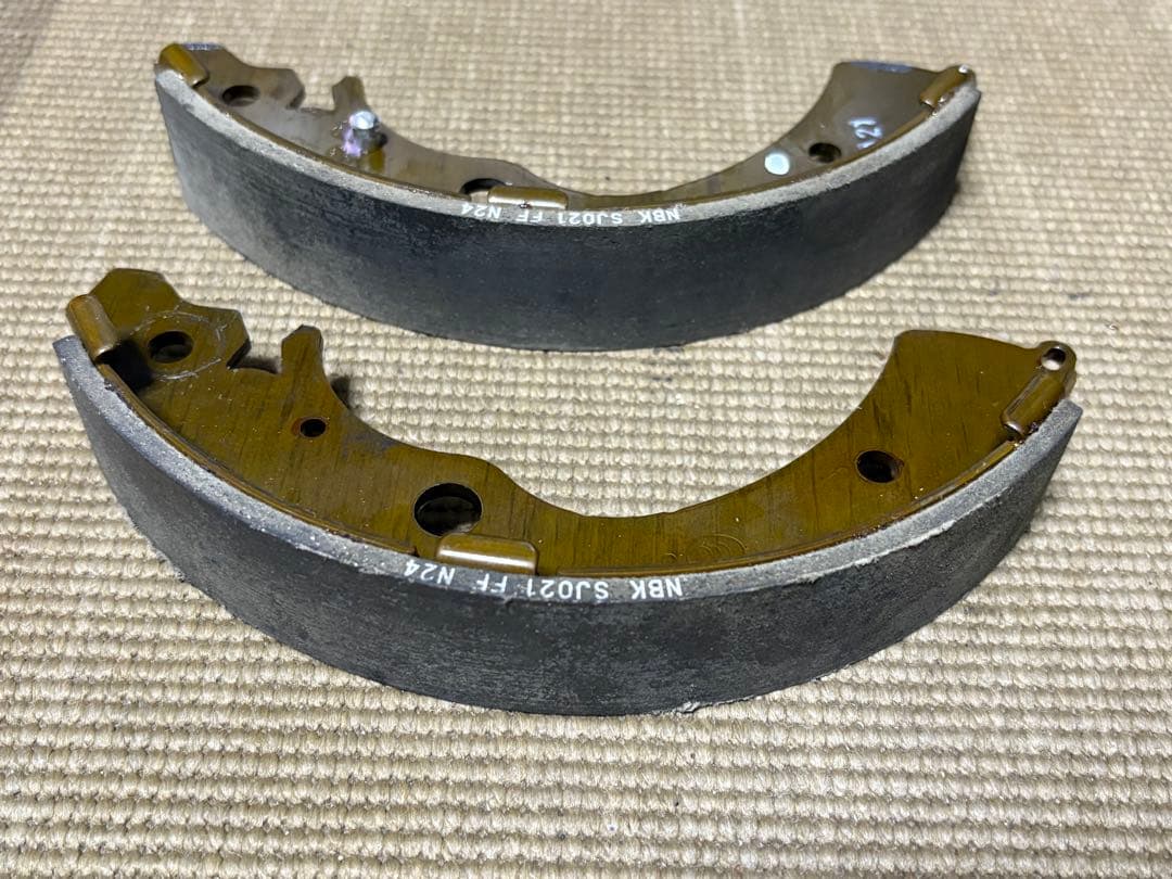 ジムニーJB64 新車外し純正ブレーキパッド、ローター、リアブレーキシューセット