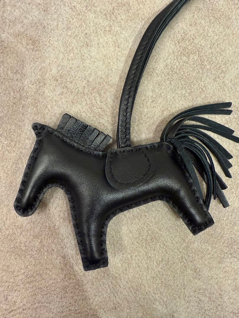 美品　エルメス　ロデオ　ソーブラック　チャーム