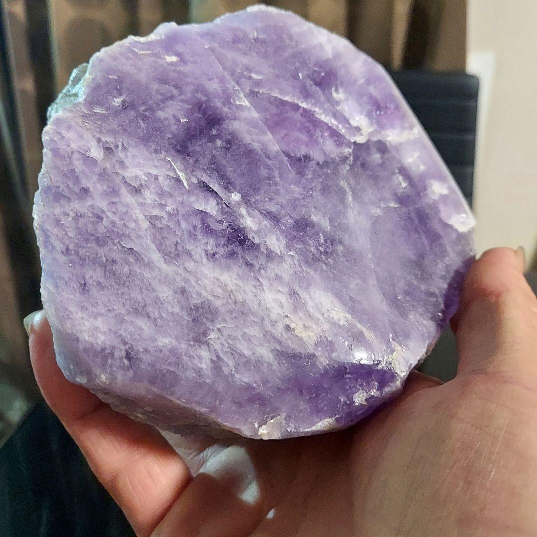 大きなラベンダーアメジスト原石 1面磨き 中々無いレアタイプ 272