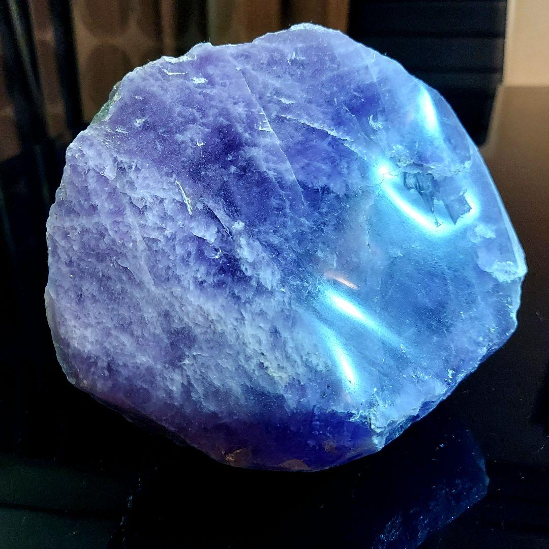 大きなラベンダーアメジスト原石 1面磨き 中々無いレアタイプ 272