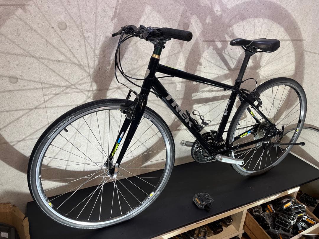 TREK FX7.2 ブラック クロスバイク