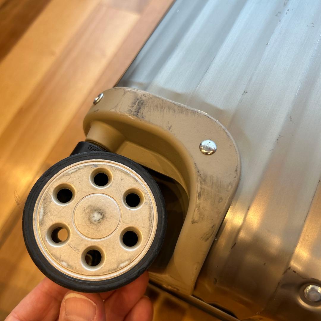 た*い様 リモワ　トパーズ　チタニウム82リットル　RIMOWA