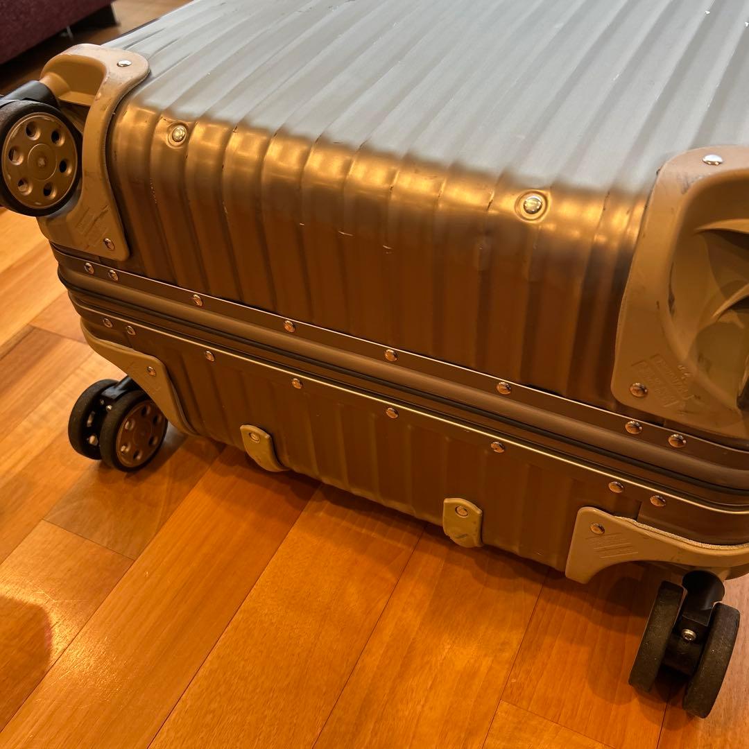 た*い様 リモワ　トパーズ　チタニウム82リットル　RIMOWA