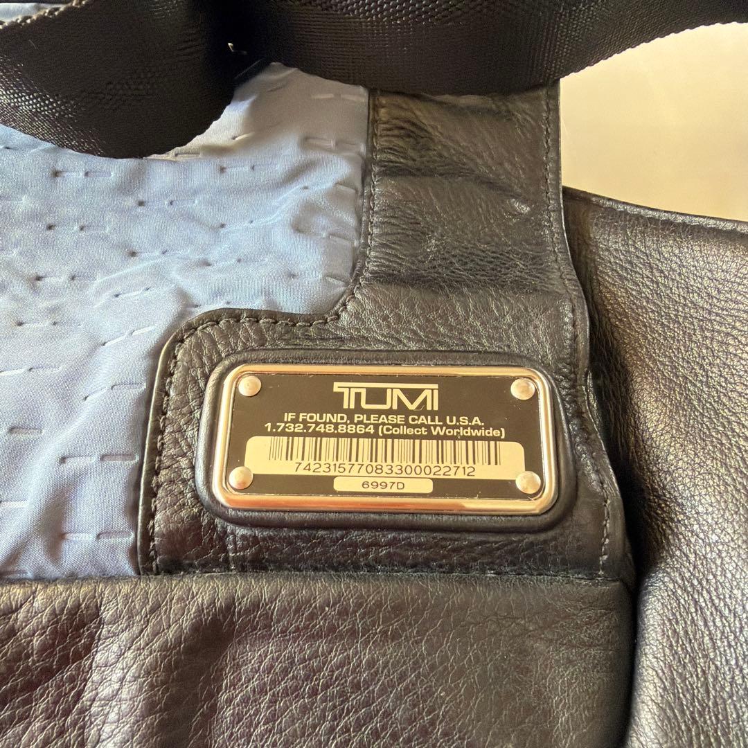 u*l様 TUMI/・トゥミイ黒 レザー ボディバッグ ウエストポーチフラップ付