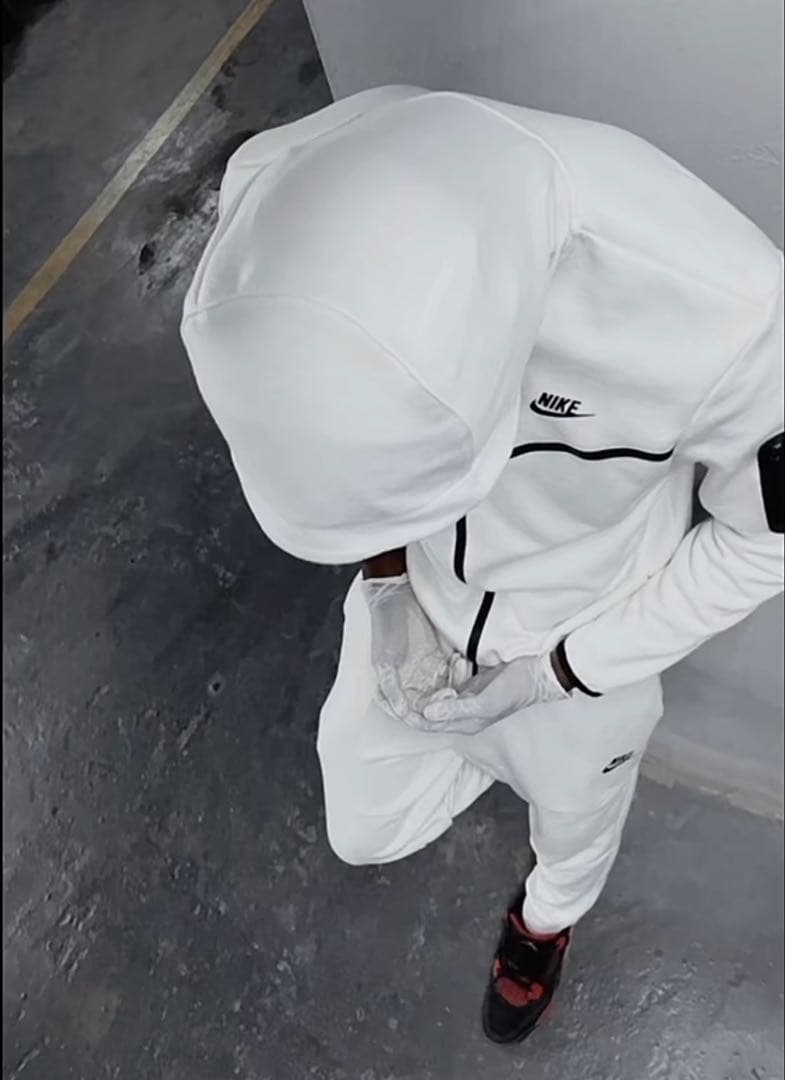 【パンの耳】希少カラー NIKE テックフリース セットアップ白　ホワイト