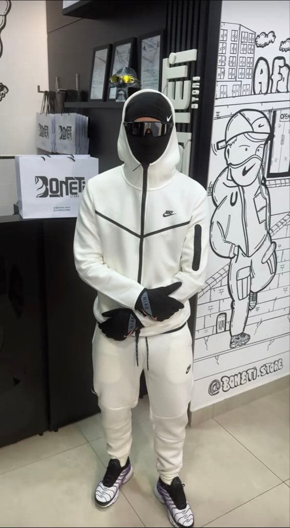 【パンの耳】希少カラー NIKE テックフリース セットアップ白　ホワイト