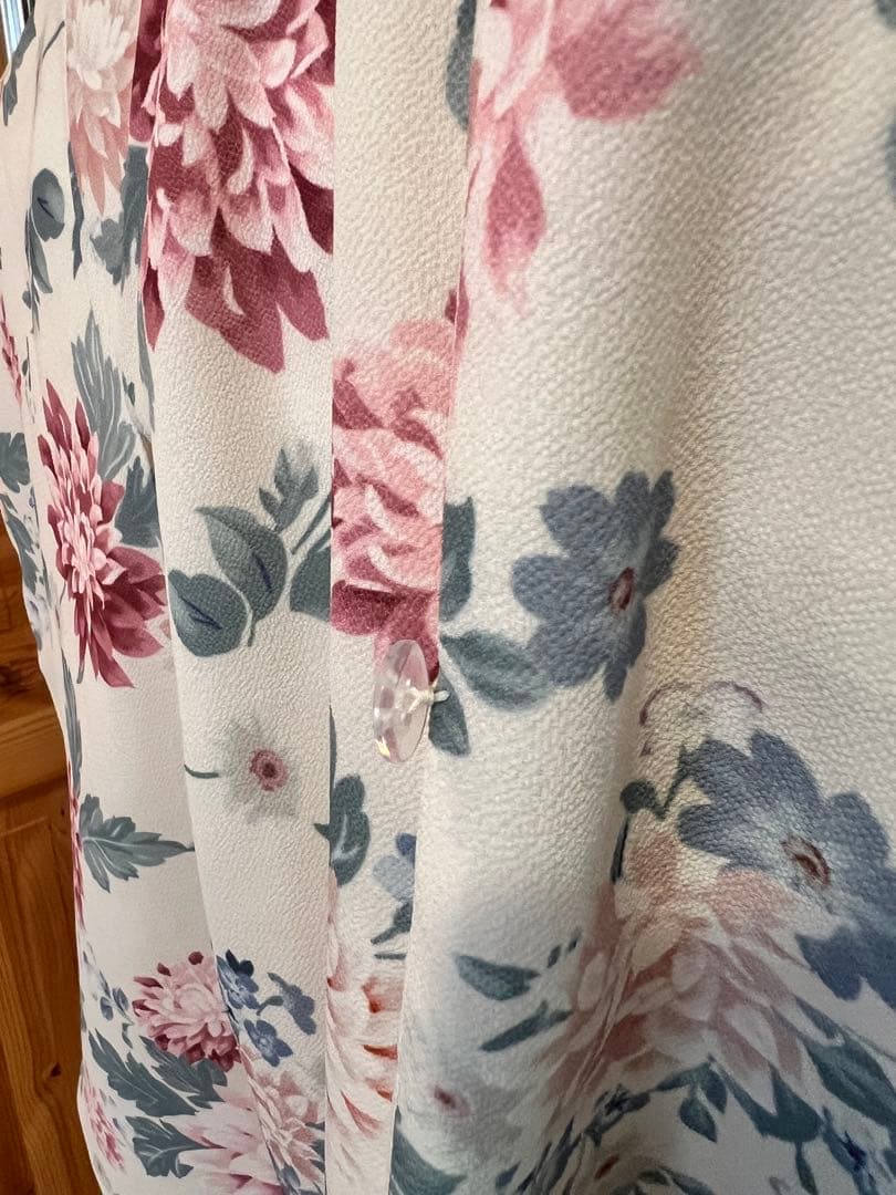 ダリアベージュ 桃柄 着物ドレス　袴