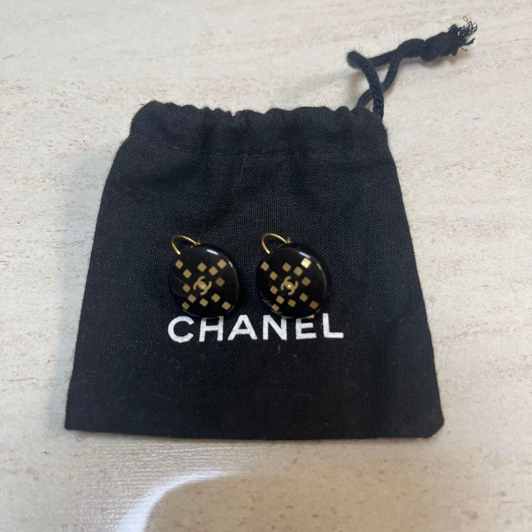 CHANEL ピアス　ココマーク　ブラック