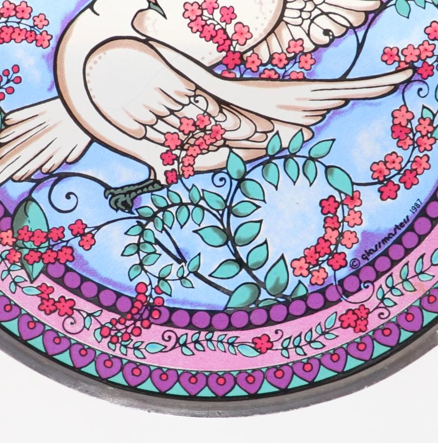 花に囲まれた幸運の二羽の鳩 ヴィンテージ ステンドグラス 平和の象徴 鳥 花柄