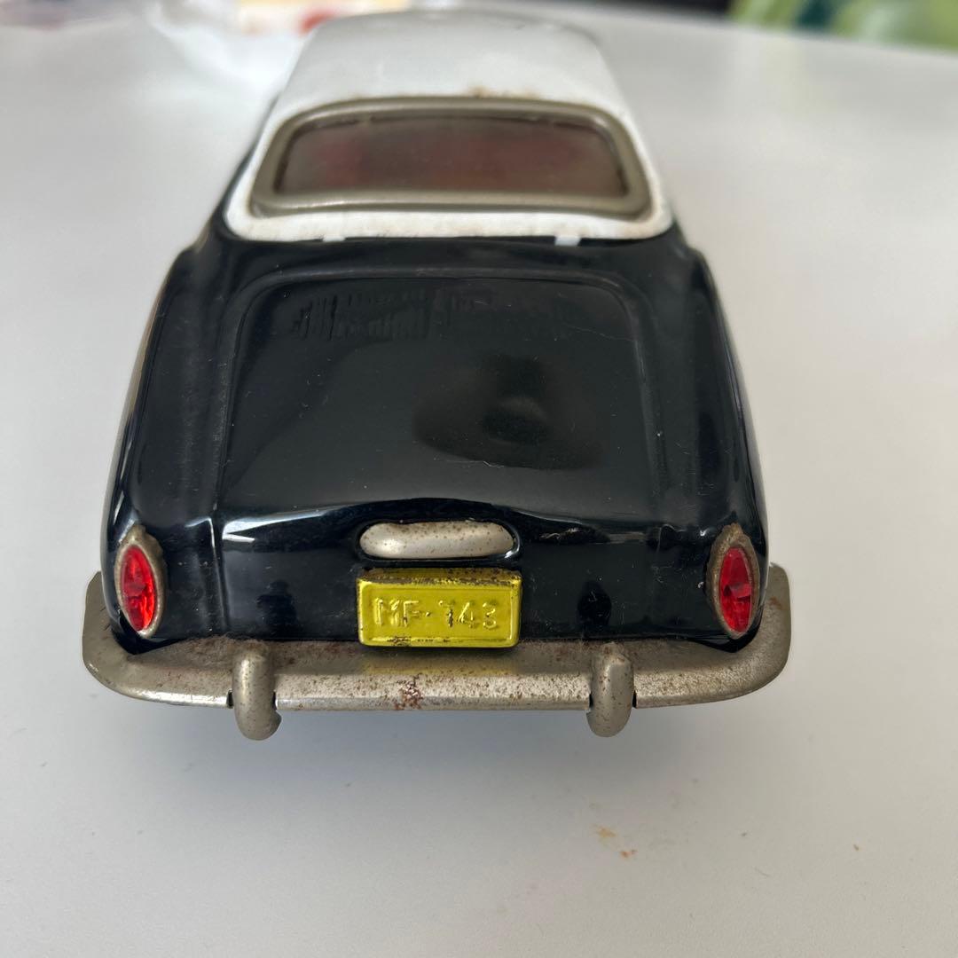 アンティーク　ブリキ　カルマンギア